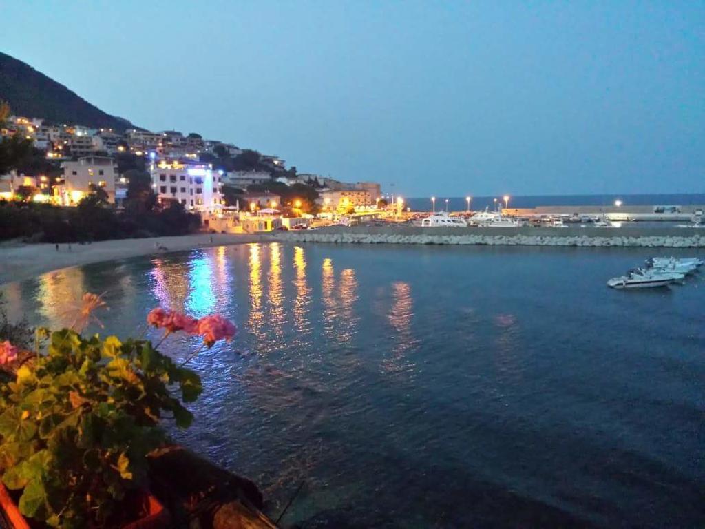 Appartamenti Le Conchiglie E Le Stelle Marine Cala Gonone Buitenkant foto